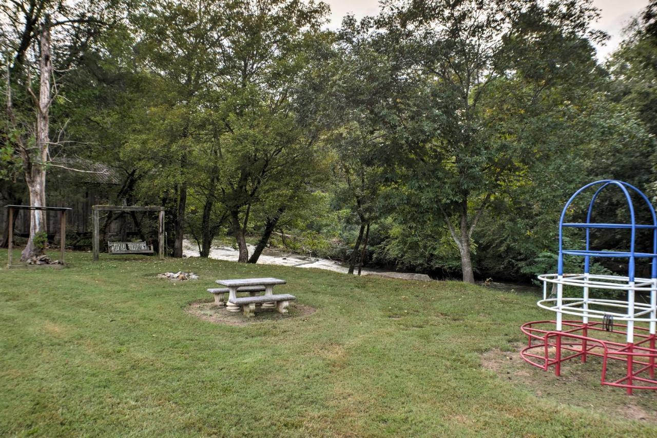 Ooltewah Cabin With Grill, Pool Table And Porch! Eksteriør billede